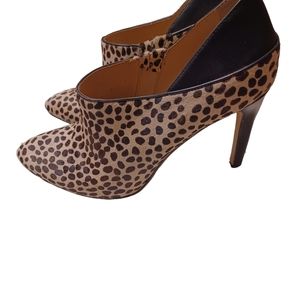 Ann Taylor dyed calf hair leather shootie size 9